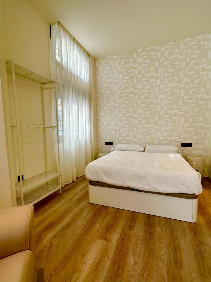 Apartamentos Sunsets Malaga Centro Ngoại thất bức ảnh