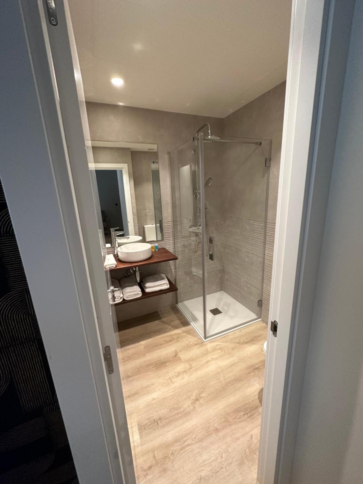 Apartamentos Sunsets Malaga Centro Ngoại thất bức ảnh